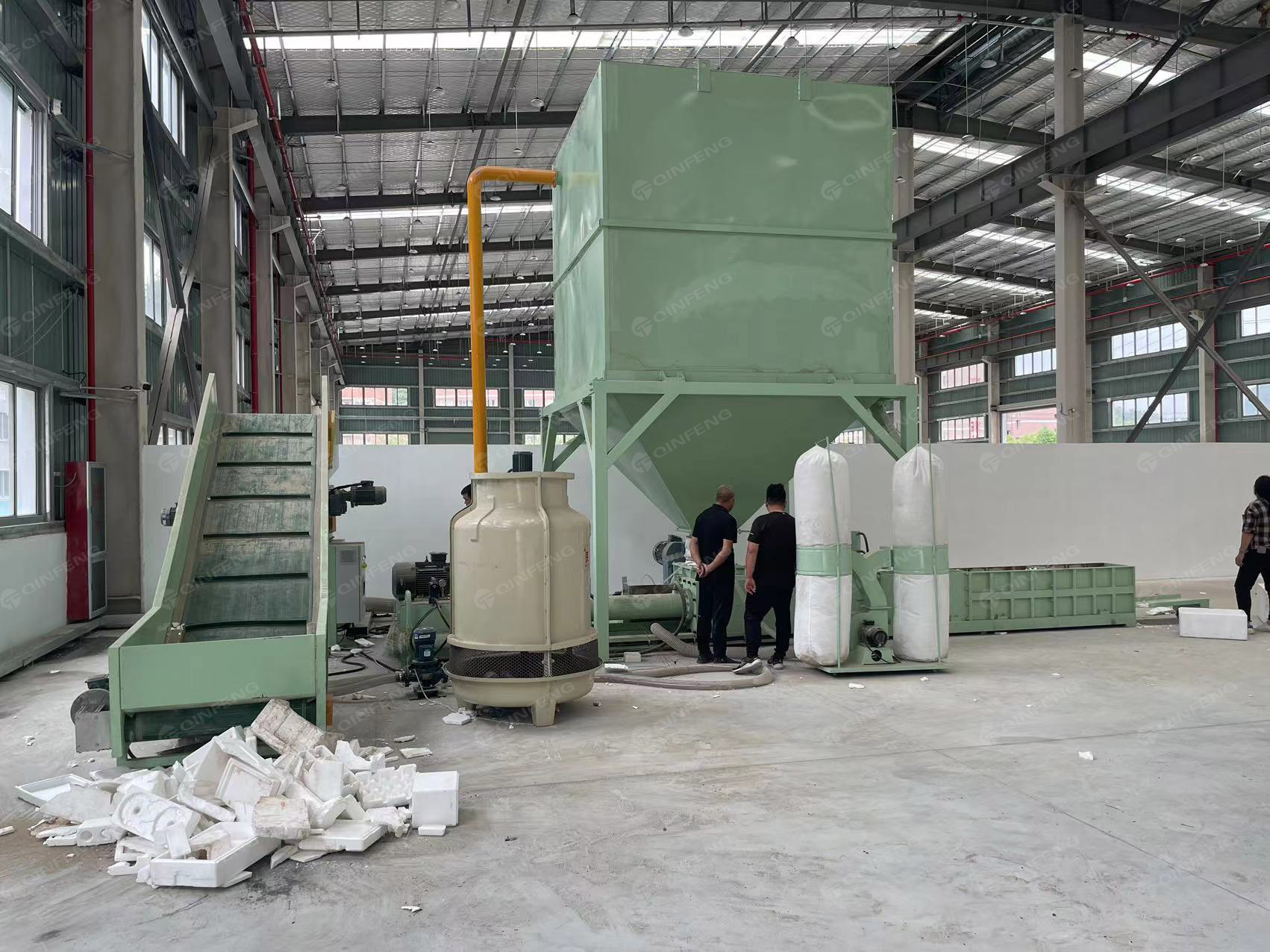 秦風機械-----EPS廢料液壓壓縮機:確保高效與安全