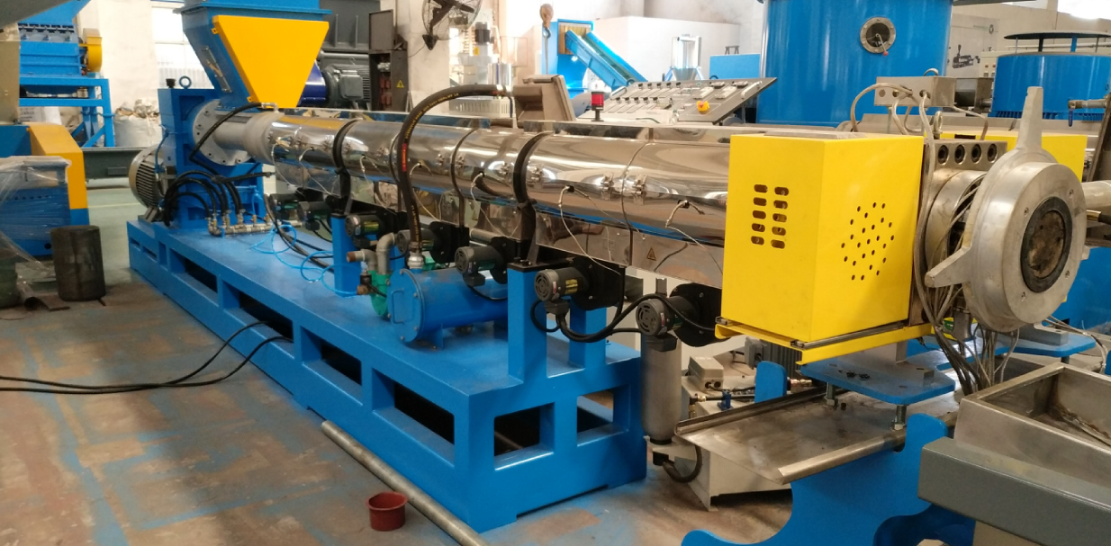 塑料顆粒生產(chǎn):秦風(fēng)的CF-PZ顆粒生產(chǎn)線